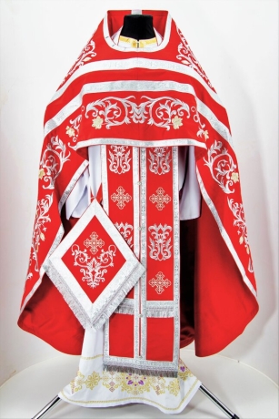 Облачение священника вышитое на габардине, вышивка "Роза" с пришивным галуном