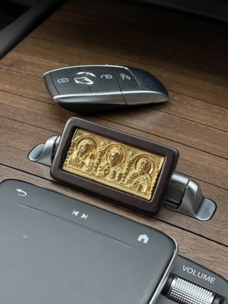 Автомобильный тройник (металл)