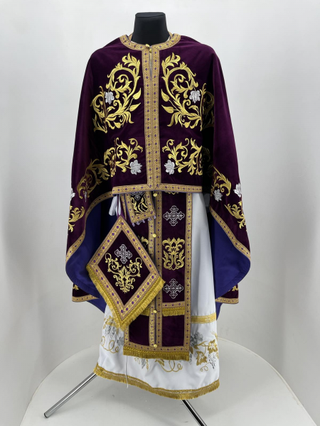 Облачення священника грецький крій, вишите на оксамиті з пришитим галуном, вишивка "Троянда, вишита середина"