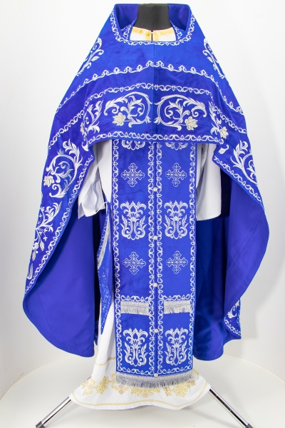 Облачение священника, вишитое на бархате, вишивка