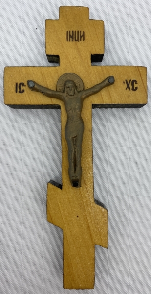 Хрест деревяний, з пластиковим розп'яттям 13х6,5см