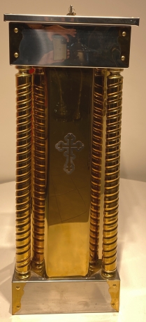 Жертва на храм 33х33см (висота 82,5см)