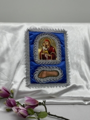 Стопа Богородиці з іконою Богородиці "Почаївська"