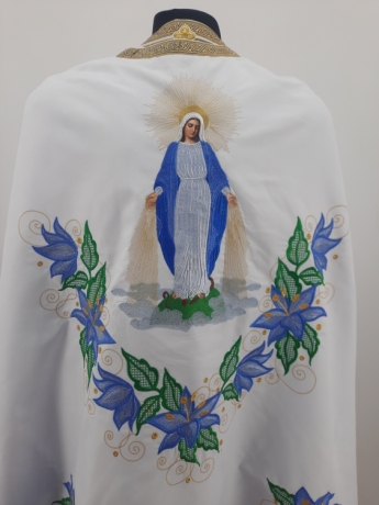 Облачення священника грецький крій, вишите на габардині з пришитим галуном, з вишитою іконою Богородиці