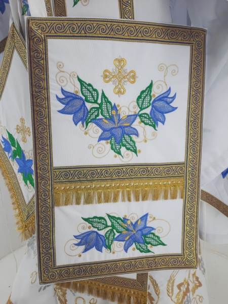 Облачення священника грецький крій, вишите на габардині з пришитим галуном, з вишитою іконою Богородиці