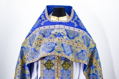 Облачение священника комбинированное из парчи "Орнамент", с вишитим оплечием, вышивка "Коло"