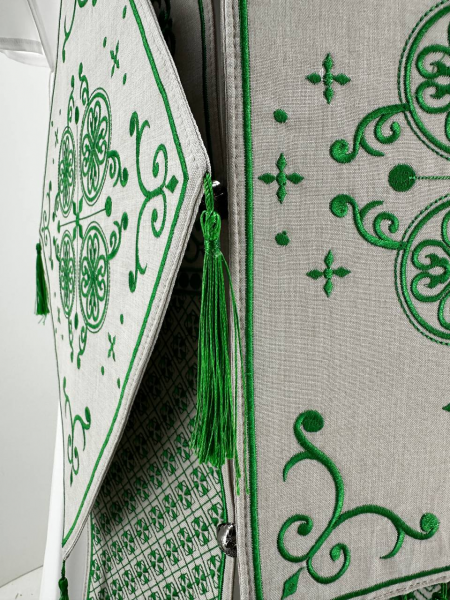 Облачення священника грецький крій, вишите на льон - габардині з пришивним галуном, вишивка "Антична"