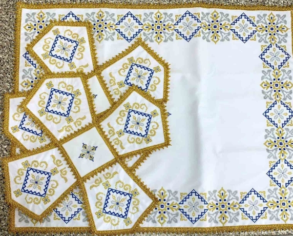 Облачение священника греческий крой, вишитое на бархате с пришитим галуном