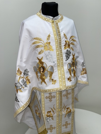 Облачення священника грецький крій, вишите на габардині з пришивним галуном, вишивка "Виноград"