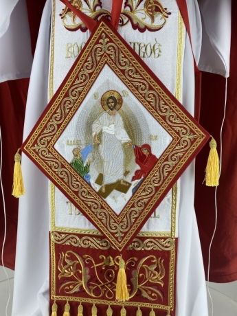 Комбіноване облачення священника вишите на парчі, з вишитими іконами, вишивка "Пасхальна"