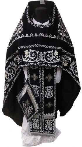 Облачение священника, вишитое на бархате, вишивка