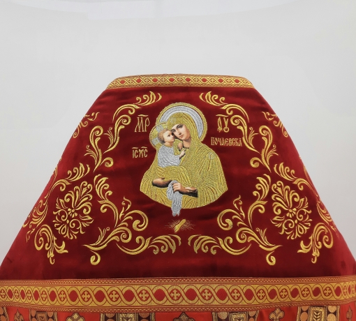 Облачення священника комбіноване, з парчі, з вишитим опліччям, та іконою Богородиці "Почаївська"