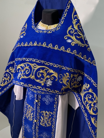 Облачення священника, вишите на оксамиті, вишивка "Троянда" з вишитим галуном